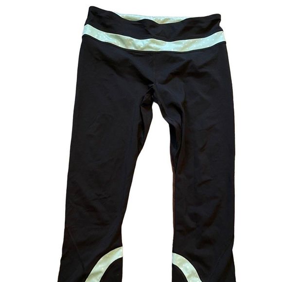 Lululemon Run: Inspire Crop II Black / Mint Moment Polk  a Dot Size 6 - Picture 4 of 5